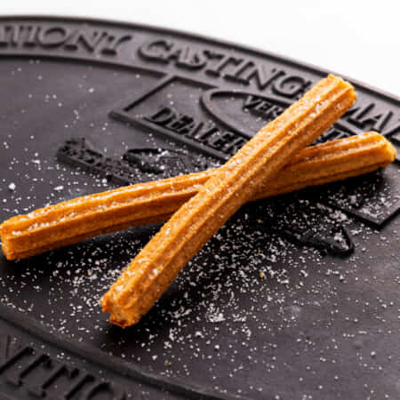 チュロス2本｜各務原でピザ・ハンバーガーのデリバリー・テイクアウトならボムボムキッチン各務原店